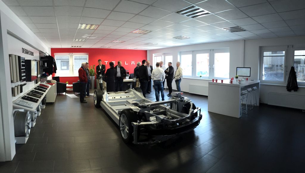 Tesla Innen Panorama